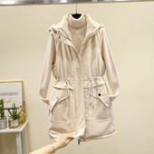 Moteriška liemenė su gobtuvu ir kaklaraiščiais