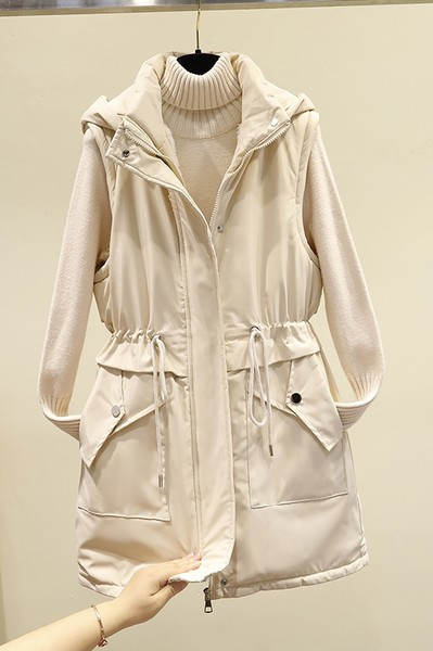 Moteriška liemenė su gobtuvu ir kaklaraiščiais