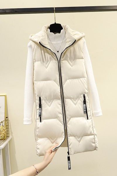 Moteriška liemenė vidutinio ilgio ir aukšta apykakle