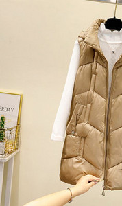 Vestă de damă de lungime medie cu fermoar