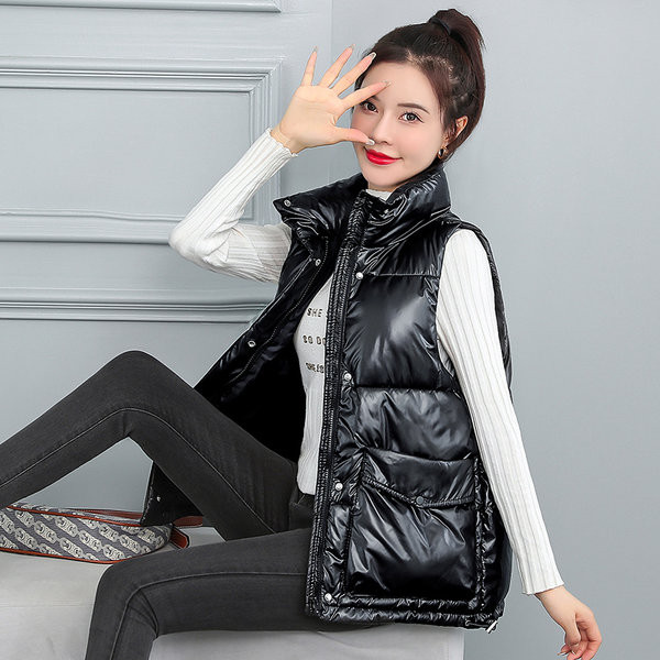 Ženski sportski prsluk s gumbima clean model