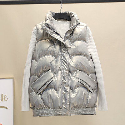 Női mellény zsebbel és magas gallérral