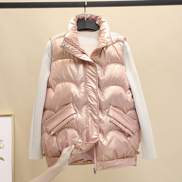 Női mellény zsebbel és magas gallérral