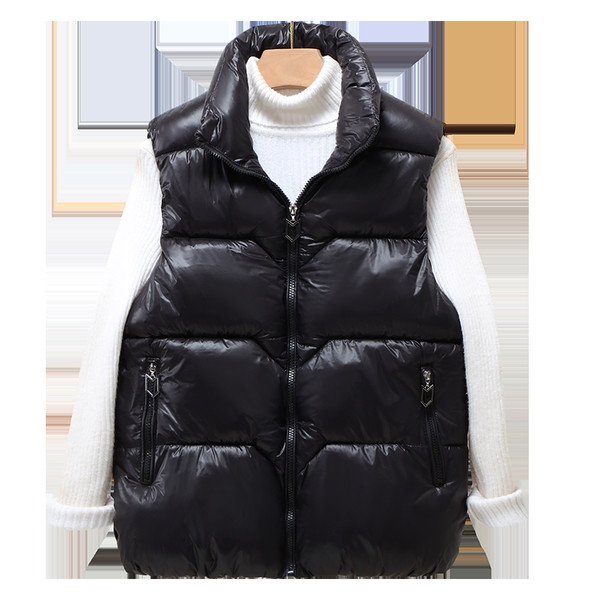 Ženski kratki prsluk s patentnim zatvaračem i džepovima