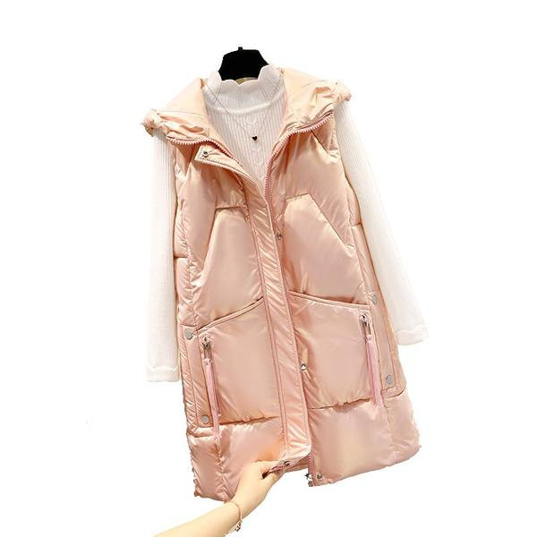 Moteriška liemenė su užtrauktuku ir sagomis