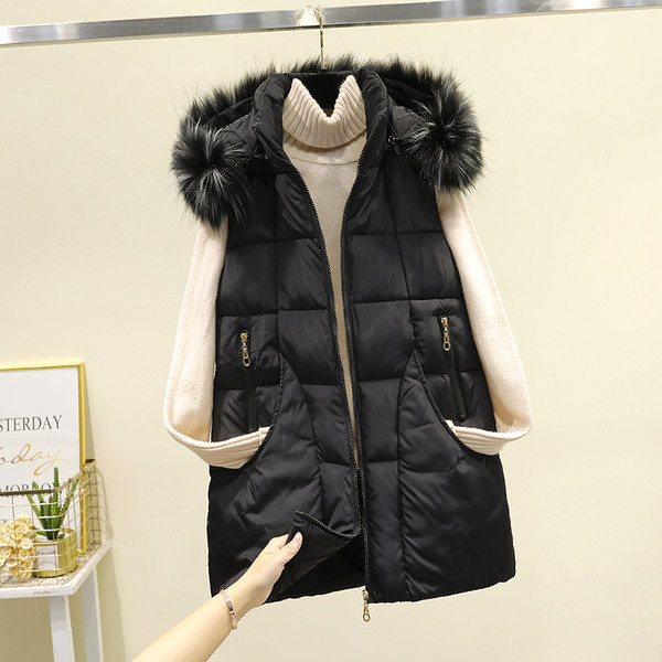 Moteriška liemenė su gobtuvu ir kišenėmis