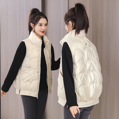 Moteriška liemenė su aukšta apykakle ir kišene