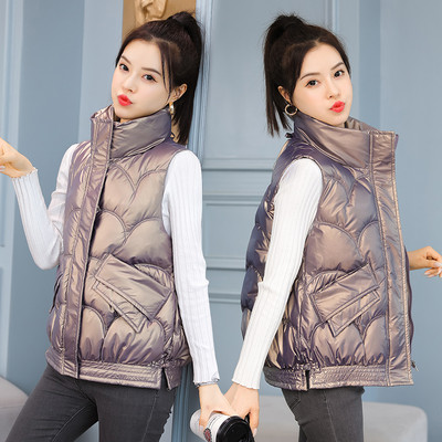 Moteriška liemenė su aukšta apykakle ir kišene