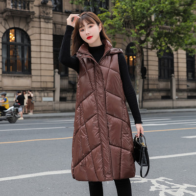 Masyvi moteriška liemenė su gobtuvu - iki kelių