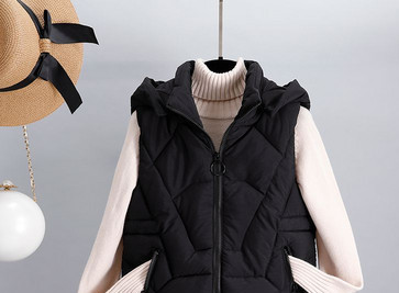 Moteriška liemenė su kaklaraiščiais ir kišene