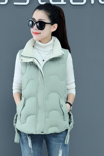 Ženski kratki prsluk s visokim ovratnikom