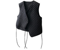 Moteriškos liemenės švarus modelis su raišteliais