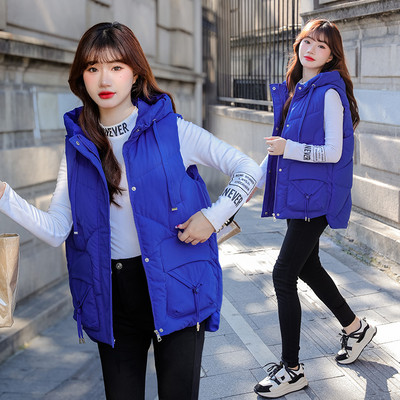 Moteriška liemenė su gobtuvu ir kaklaraiščiais