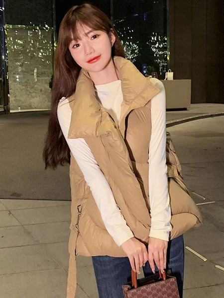 Vestă de damă cu guler înalt în mai multe culori