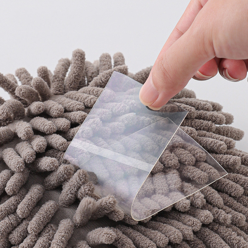 Šeniliniai greitai džiūstantys rankšluosčiai ant sienos pakabinami, sugeriantys rankšluosčių kamuoliukai, mikropluošto šluostės, virtuvės valymo įrankiai, vonios kambario priedai