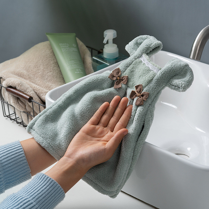 „Coraline Lovely“ rankšluostis mergaitėms, greitai džiūstantis lanko mazgo dizaino rankšluosčių suknelė su nemokama miela plastikine kabykla, skirta vonios kambariui