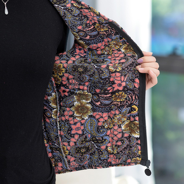 Alkalmi női mellény virágos motívumokkal