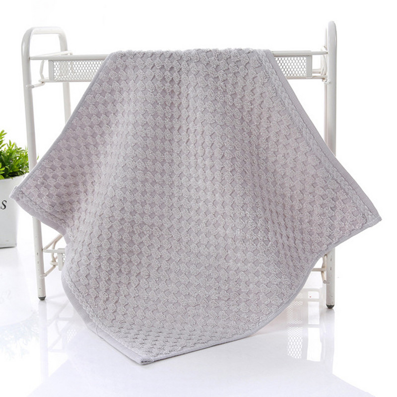 Vienspalvis 1vnt. Rankšluostis bambuko audinys, neblunkantis, greitai džiūstantis storis, be plaukų slinkimo, stipriai sugeria vandenį