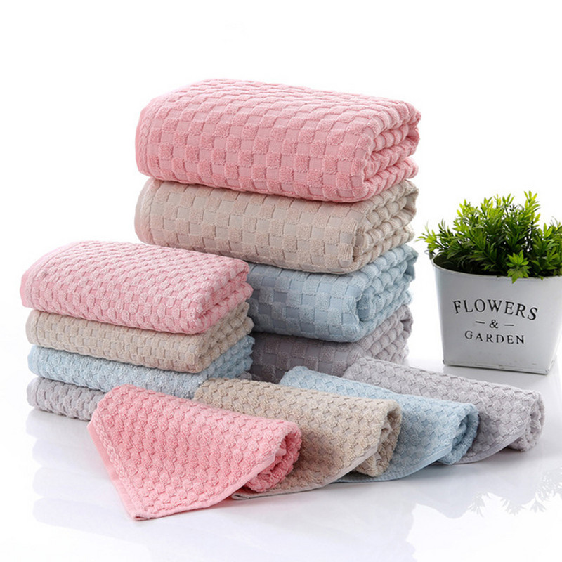 Vienspalvis 1vnt. Rankšluostis bambuko audinys, neblunkantis, greitai džiūstantis storis, be plaukų slinkimo, stipriai sugeria vandenį