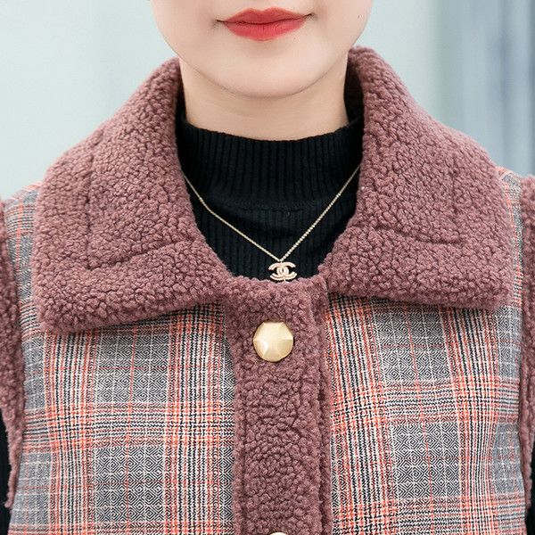 Moteriška laisvalaikio liemenė su mygtukais