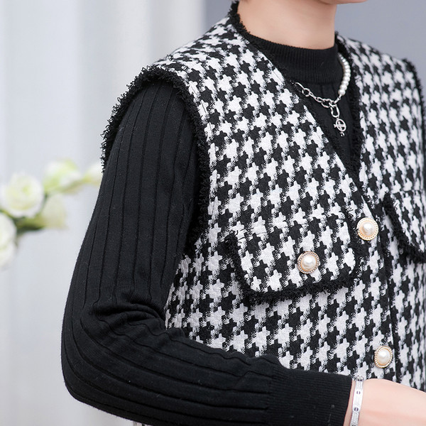 Ležeran ženski prsluk na gumbe - dvije boje