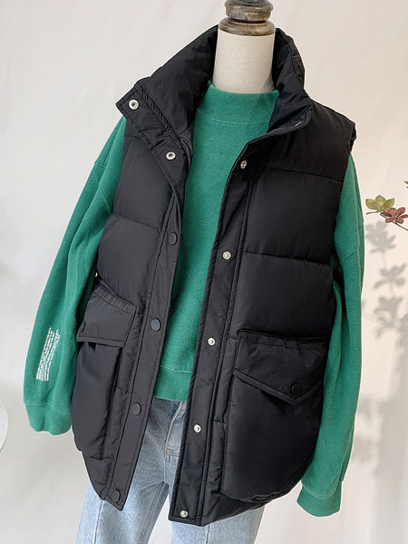 Švarus moteriškas laisvalaikio liemenės modelis