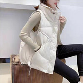 Női mellény magas gallérral és cipzárral