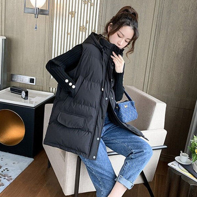 Moteriška liemenė su gobtuvu ir kaklaraiščiais