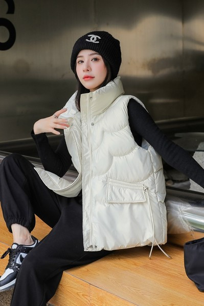 Moteriška laisvalaikio liemenė aukšta apykakle