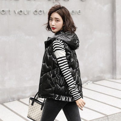 Női mellény kapucnival és fűzős különböző színekben