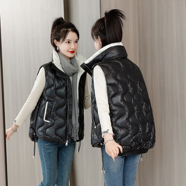 Női mellény magas gallérral