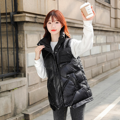 Moteriška laisvalaikio liemenė su kišene ir užtrauktuku