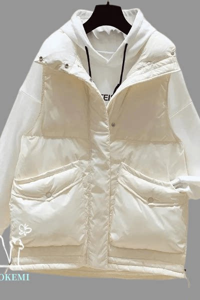 Įprasta moteriška liemenė su kvadratinėmis kišenėmis