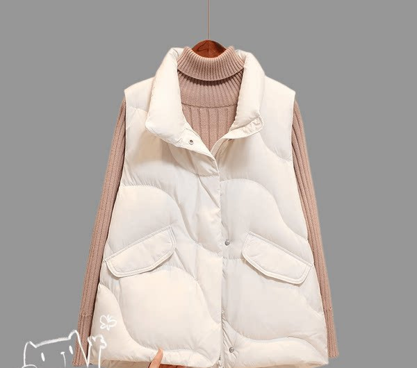 Vesta de dama model nou cu guler inalt si inchidere cu fermoar si nasturi