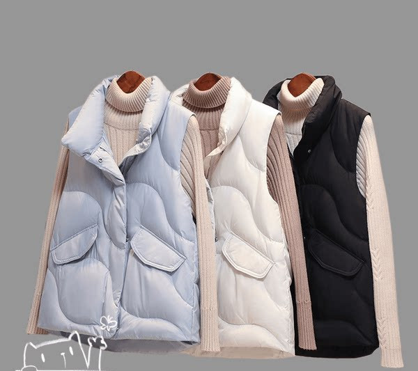 Vesta de dama model nou cu guler inalt si inchidere cu fermoar si nasturi