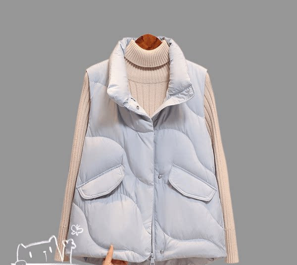 Vesta de dama model nou cu guler inalt si inchidere cu fermoar si nasturi