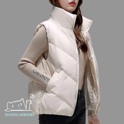 Moteriška liemenė aukšta apykakle – dviejų spalvų