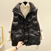 Moteriška liemenė aukšta apykakle ir kišenėmis