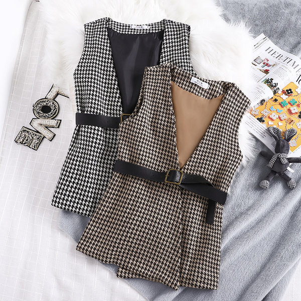 Vestă în carouri de damă modernă cu decolteu în V