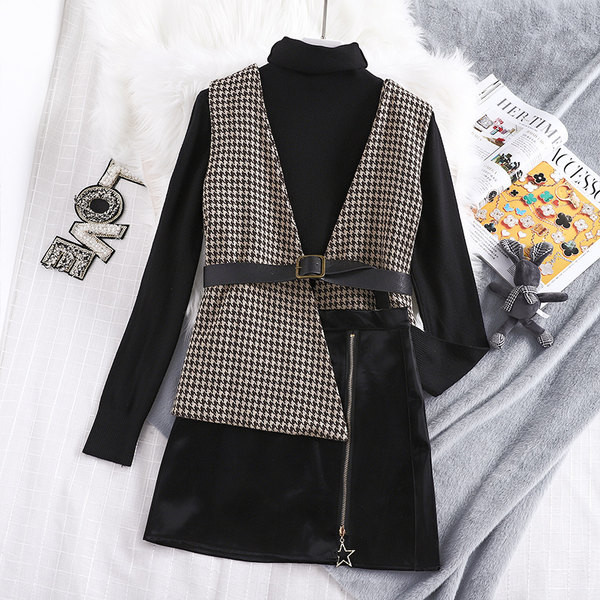 Vestă în carouri de damă modernă cu decolteu în V