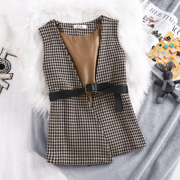 Vestă în carouri de damă modernă cu decolteu în V