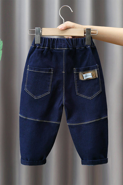 Madingi džinsai berniukams su kišenėmis ir logotipu