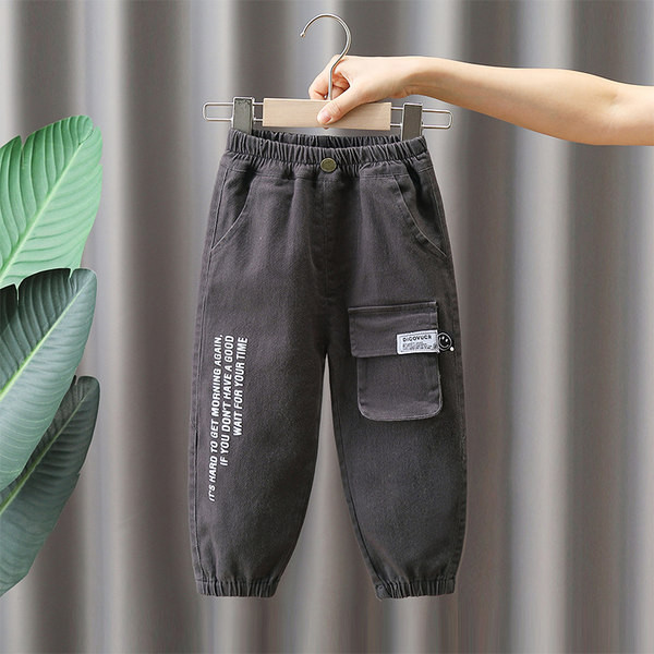 Dječje hlače za dječake u svijetloj i tamnoj boji