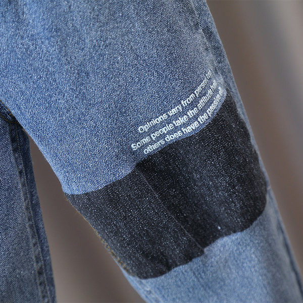 Blugi elastici pentru copii cu imprimeu si buzunar pentru baieti