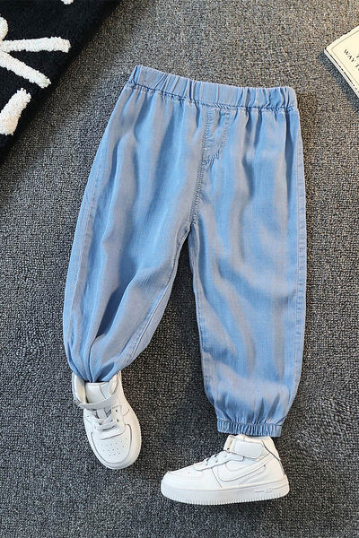 Švaraus modelio džinsai berniukams su tamprėmis ant kojų