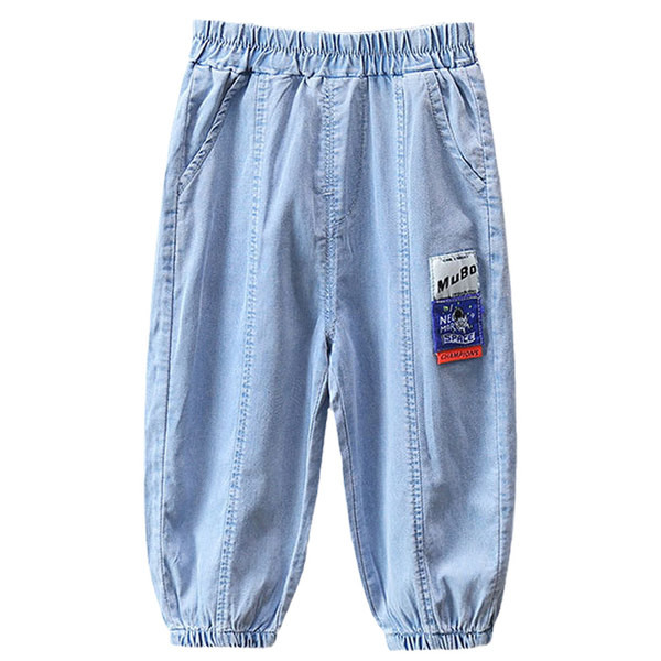 Új modell farmernadrág fiúknak logóval és gumival a szárán