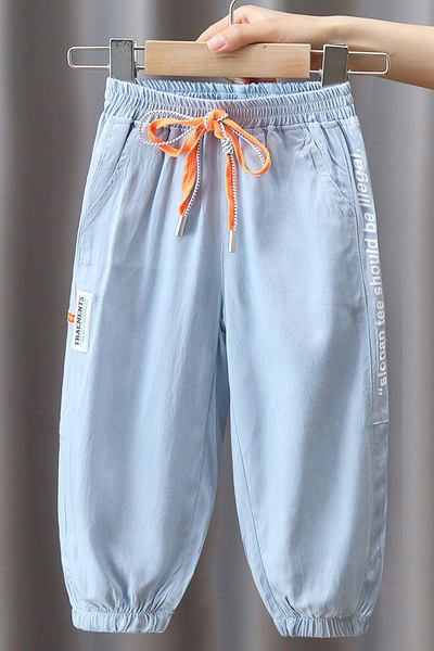 Dječje traperice s džepom i vezicama