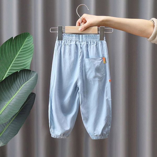 Dječje traperice s džepom i vezicama