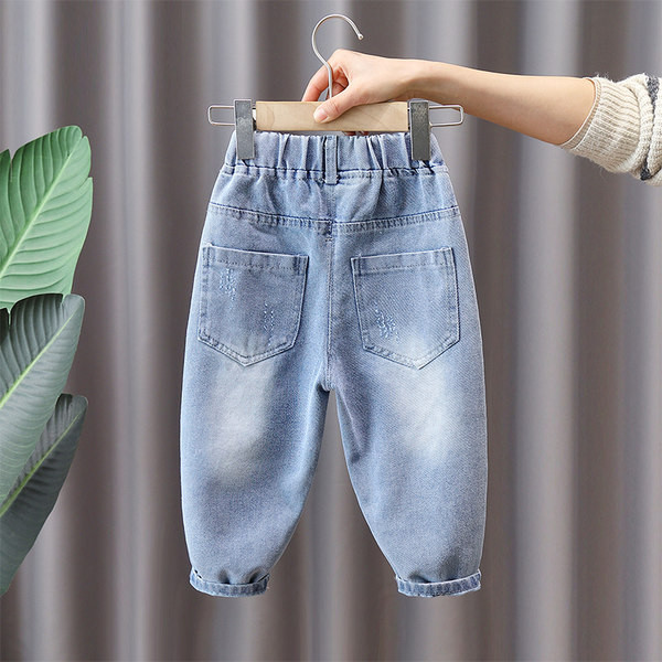 Dječje traperice za dječake s elastičnim i poderanim motivima