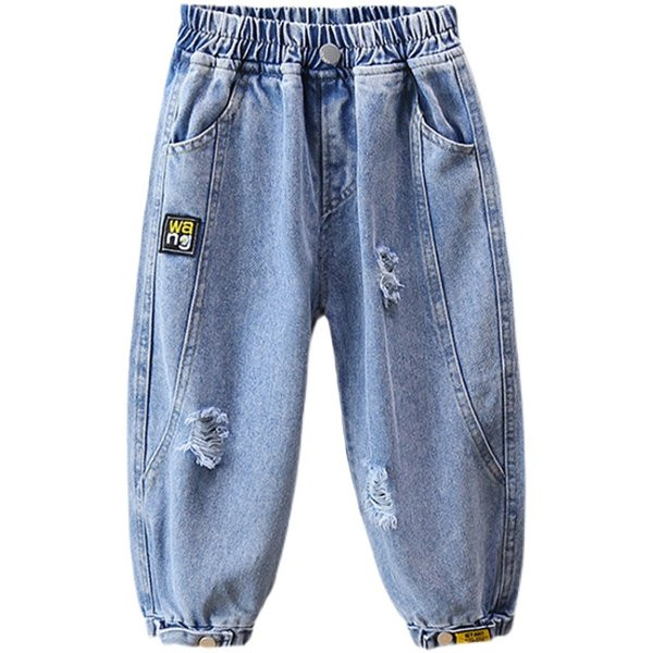 Divatos farmernadrág fiúknak logóval és zsebbel